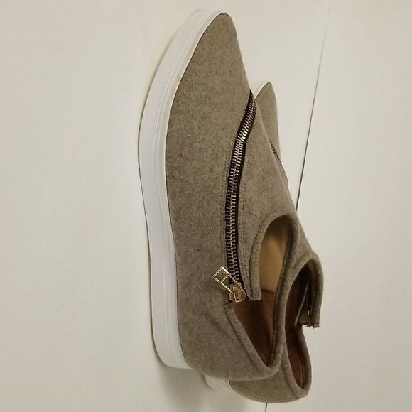 All Black, grey, felted flats. Size 40.5 - Picture 3 of 6